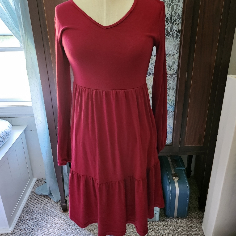 Nwt sz small tiered dress, dark red,pockets
